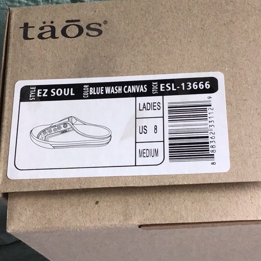 Taos mule canvas shoes.    Size 8 - Picture 5 of 5